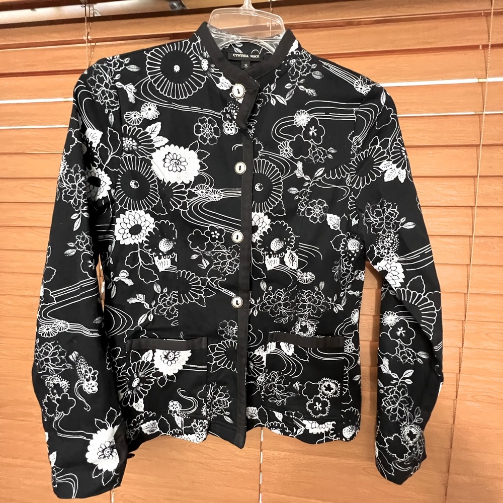 Cynthia Max Blazer Jacket White black Floral Small